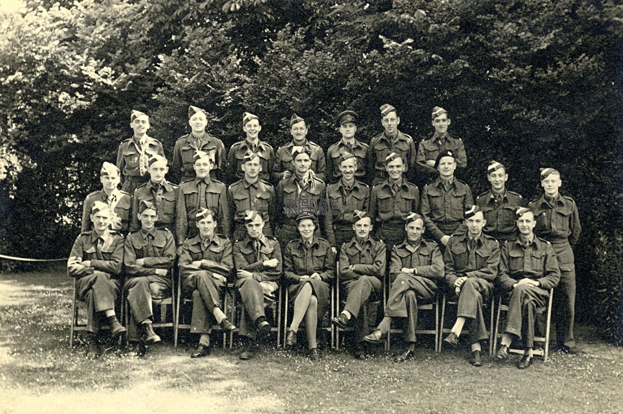 Group Photograph: Group 50 – SLC, Searchlight Control