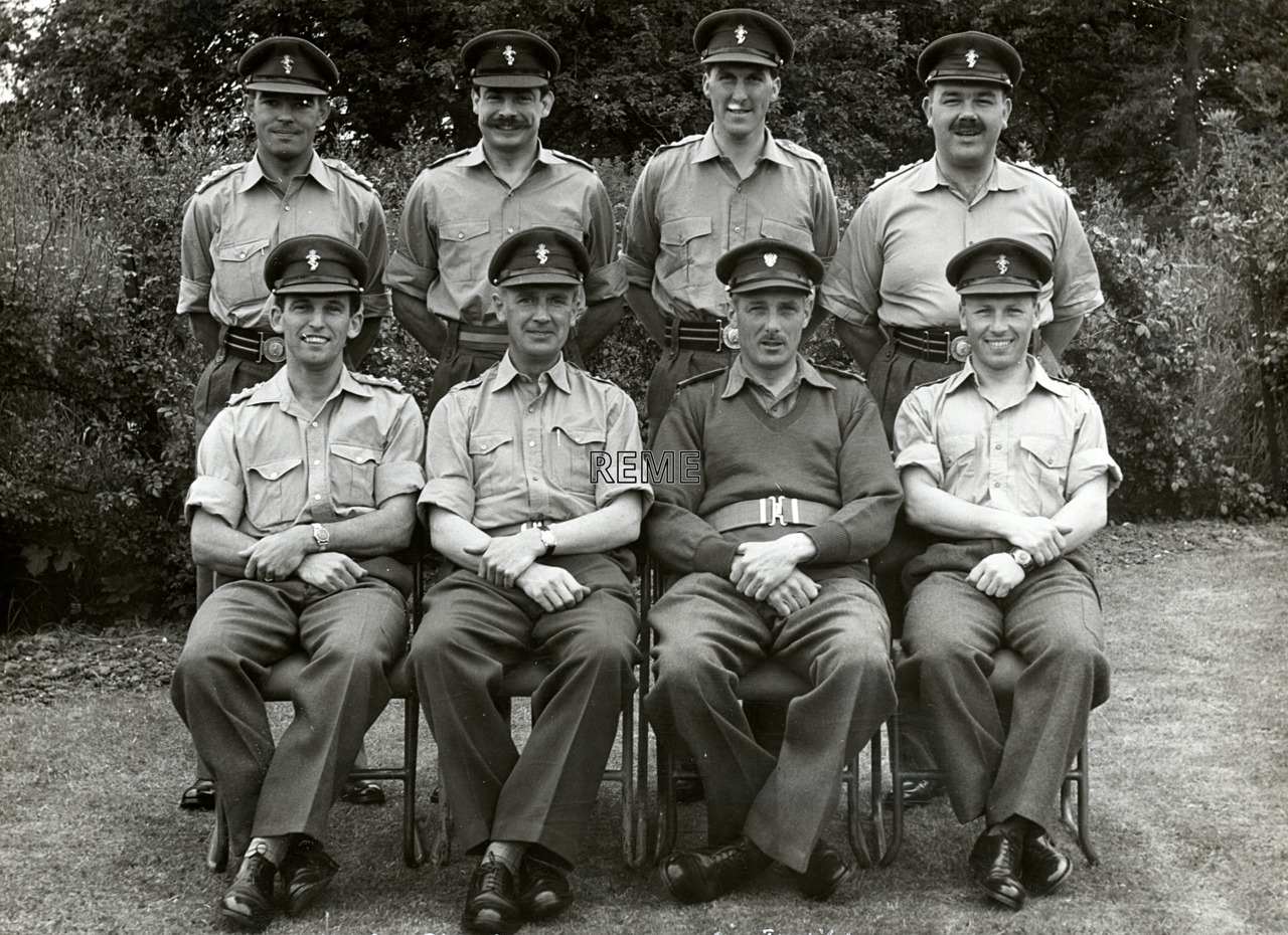 Group Photograph: No 7 TAC and SD Course, REME Officers’ School