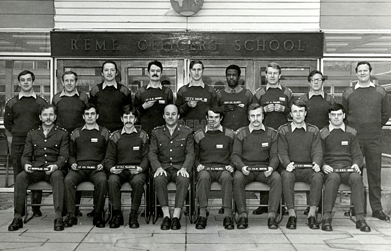 group-photograph-no-23-reme-captains-course-reme-officers-school